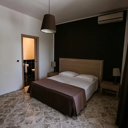 Del Mar Panzió Bari